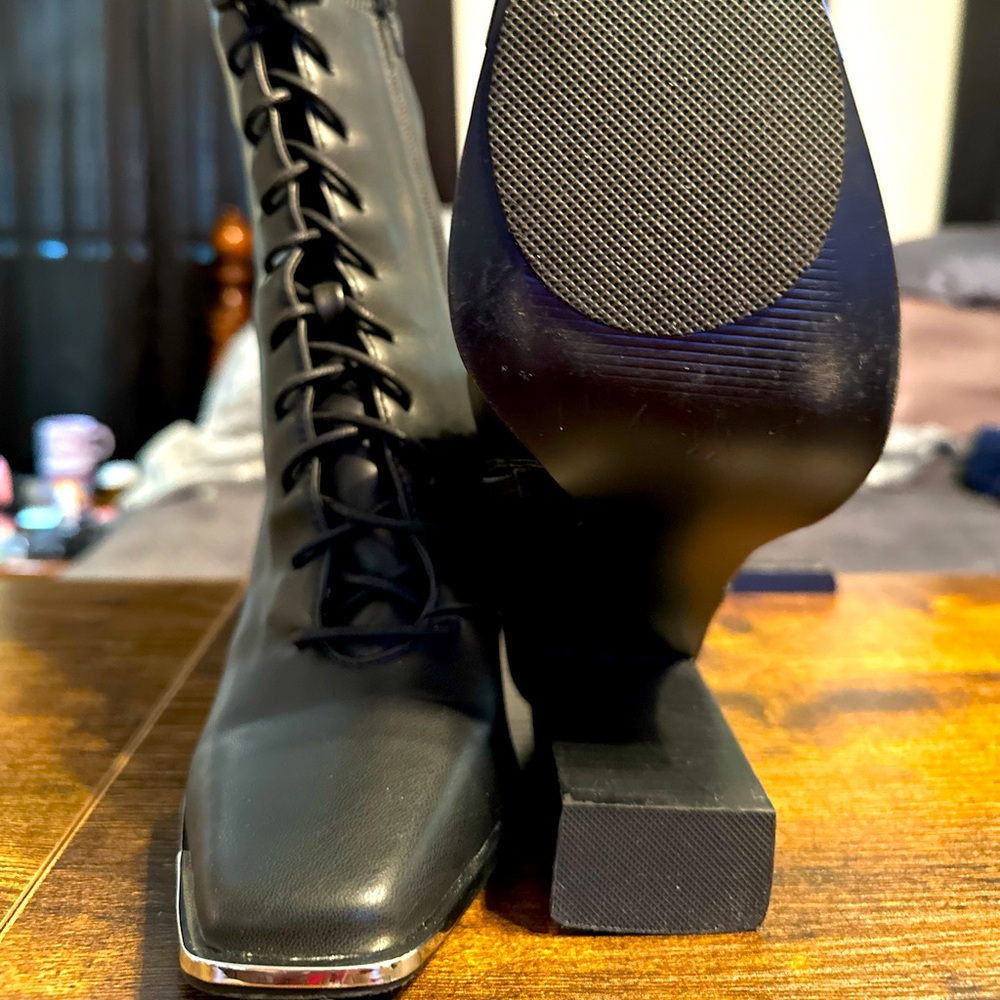 Steve Madden Boots - Picture 6 of 6